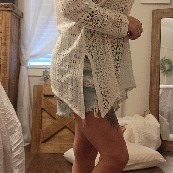 Swimsuit cover-up - Picture 5 of 6